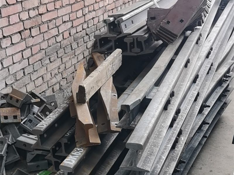 合理安装铁路道岔的方式是什么？